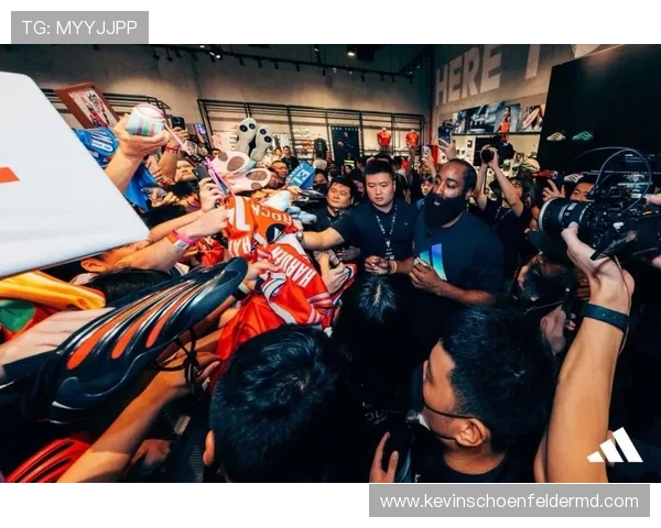 南宫娱乐举办大型明星见面会，现场气氛火爆吸引大量粉丝前来参与互动